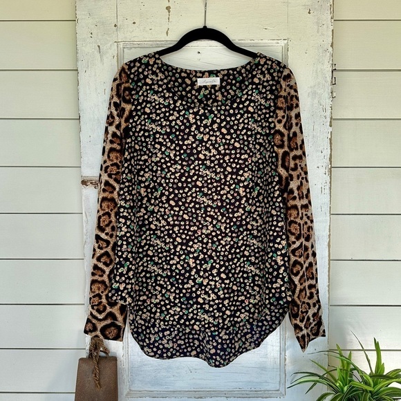 SUGARLIPS, NWOT, MIXED PRINT TOP. ROUND NECK, ANIMAL PRINT LONG SLEEVE. SIZE M - Picture 2 of 9